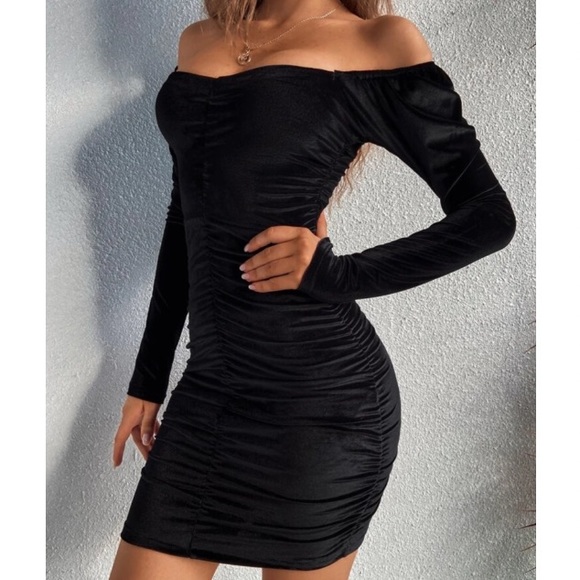 Black velvet v neck fitted bodycon sweetheart neck mini dress - Picture 15 of 15